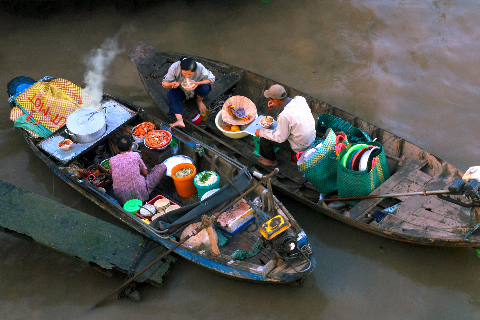 Điểm tâm. (Ảnh chụp tại quận Cái Răng - TP Cần Thơ) Điểm tâm. (Ảnh chụp tại quận Cái Răng - TP Cần Thơ)