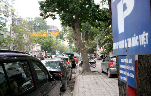 Mới đây, Phó giám đốc Sở Giao thông Vận tải Hà Nội Nguyễn Hoàng Linh cho biết, đã thông báo thu hồi vĩnh viễn giấy phép hoạt động trông giữ xe Công ty Hạnh Ly và Bắc Việt. Mới đây, Phó giám đốc Sở Giao thông Vận tải Hà Nội Nguyễn Hoàng Linh cho biết, đã thông báo thu hồi vĩnh viễn giấy phép hoạt động trông giữ xe Công ty Hạnh Ly và Bắc Việt.