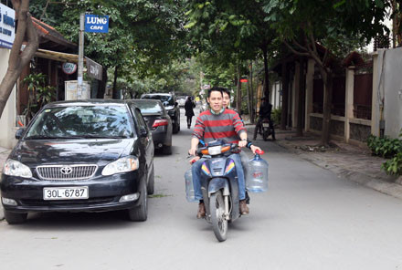 Nhà nào thừa "nhân công" thì may ra còn có lối thoát Nhà nào thừa "nhân công" thì may ra còn có lối thoát