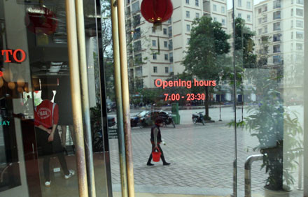 Người dân đã khổ, những cửa hàng ăn uống, công sở còn khốn đốn hơn... Người dân đã khổ, những cửa hàng ăn uống, công sở còn khốn đốn hơn...