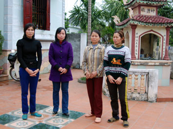 4 người vợ của các bị can nẫu ruột ngóng tin chồng