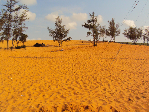 Đồi Hồng Mũi Né, Bình Thuận trong bình minh. Đồi Hồng Mũi Né, Bình Thuận trong bình minh.