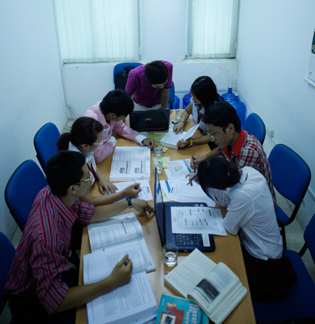 Tại Aptech, học viên được học tập kiến thức và rèn luyện các kỹ năng cần thiết phục vụ cho công việc Tại Aptech, học viên được học tập kiến thức và rèn luyện các kỹ năng cần thiết phục vụ cho công việc