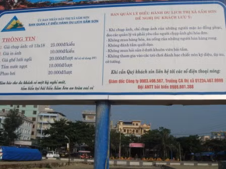 Không chỉ giờ tắm được quy định, giá một số dịch vụ cũng được công khai, chắc hẳn để xóa bớt tiếng xấu chặt chém bấy lâu nay của Sầm Sơn. Nhưng từ văn bản đến cuộc sống bao giờ cũng có khoảng cách.