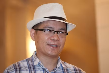 TS Giáp Văn Dương: "Nếu chỉ cần bằng cấp để lấy le, người ta có thể mua bất cứ khi nào họ muốn, với giá rất rẻ. Vậy tại sao người ta vẫn phải đi học? Vì đơn giản là họ cần tri thức, chứ không phải một mảnh giấy có ghi chữ chứng chỉ tốt nghiệp". Ảnh: Lê Anh Dũng