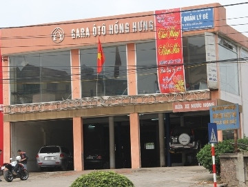 Hàng nghìn m2 đất hành lang cống đê trong khu vực này có nguy cơ bị băm nát bởi dự án TTTM, KS Hồng Hưng. Ảnh: Nhật Minh Hàng nghìn m2 đất hành lang cống đê trong khu vực này có nguy cơ bị băm nát bởi dự án TTTM, KS Hồng Hưng. Ảnh: Nhật Minh