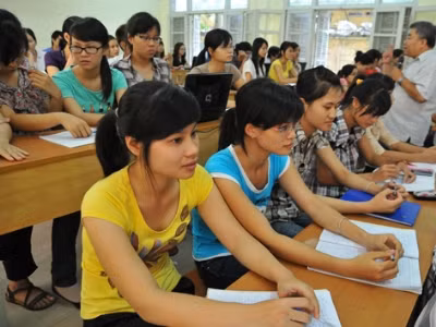 Nhiều giáo viên cho rằng, thực trạng tham nhũng còn phức tạp nên rất khó lấy dẫn chứng minh họa cho người học. Ảnh: Hồng Vĩnh.