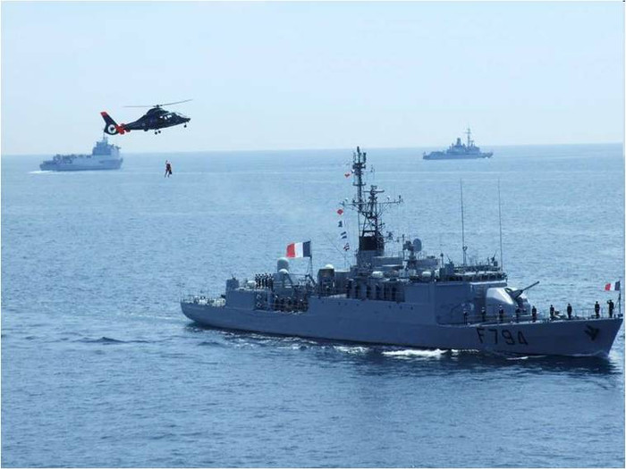 Tàu chiến Châu Âu diễn tập quân sự Tàu chiến Châu Âu diễn tập quân sự