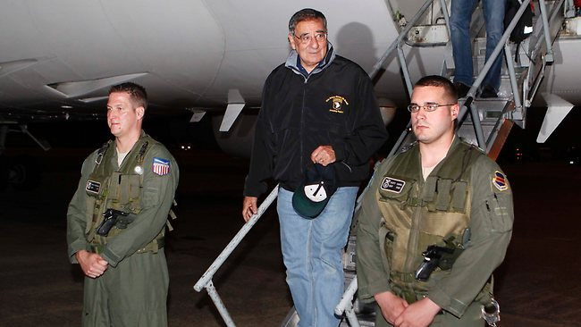 Bộ trưởng Quốc phòng Mỹ Leon Panetta đặt chân xuống Tokyo Bộ trưởng Quốc phòng Mỹ Leon Panetta đặt chân xuống Tokyo