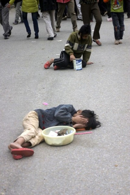 Nằm khổ để xin Nằm khổ để xin