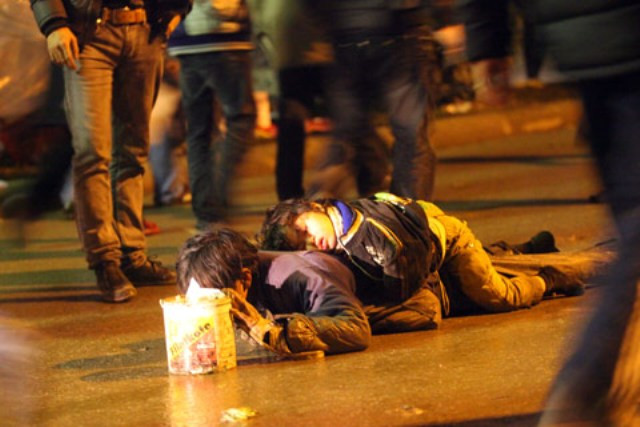 Khi đêm xuống, bất kể mưa gió (Ảnh 24h) Khi đêm xuống, bất kể mưa gió (Ảnh 24h)