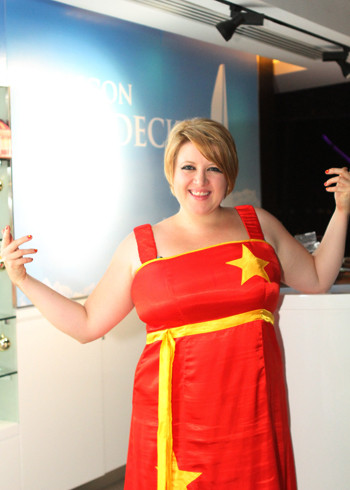 "Tôi yêu Việt Nam". "Tôi yêu Việt Nam".