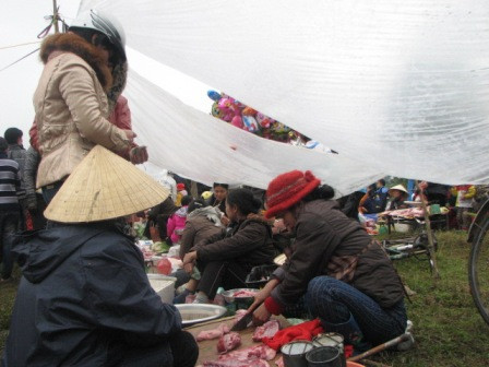Ngày này là khi con cháu xum họp quây quần bên bữa cơm gia đình Ngày này là khi con cháu xum họp quây quần bên bữa cơm gia đình