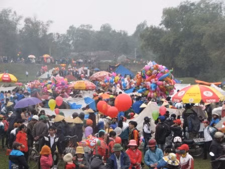 Phiên chợ Chuộng chỉ họp duy nhất một lần vào sáng mồng 6 Tết Âm lịch