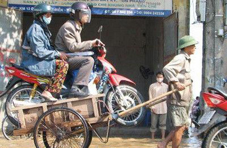 Cách di chuyển qua đoạn đường ngập.