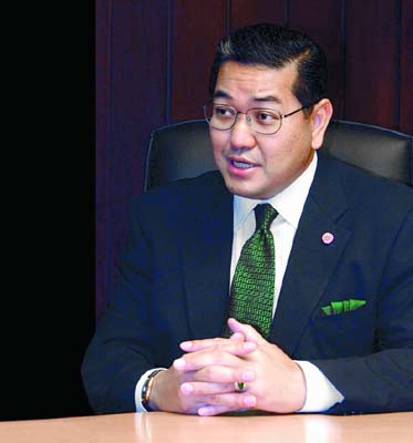 Cựu Ngoại trưởng Thái Lan, Tiến sĩ Surakiart Sathirathai