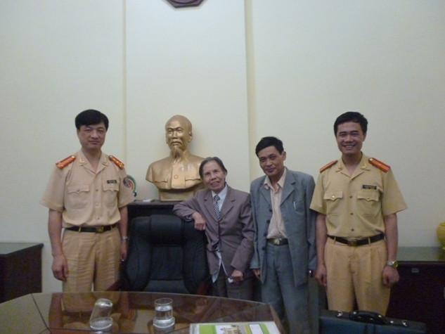 KS Nghĩa ong muốn được tặng phòng CSGT Hà Nội để thử nghiệm thực tế