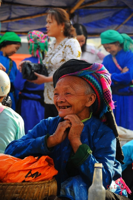 Nụ cười của người lớn tuổi Nụ cười của người lớn tuổi