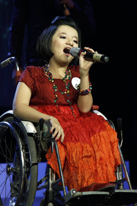 Phương Anh hát bằng nghị lực và niềm đam mê. Phương Anh hát bằng nghị lực và niềm đam mê.