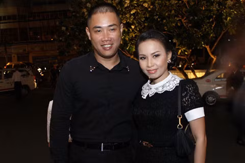 Vợ chồng ca sĩ Cẩm Ly.