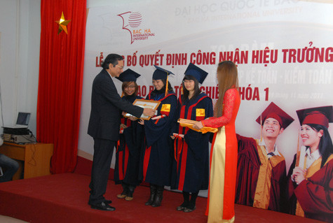 Trường ĐH Quốc Tế Bắc Hà tuyển sinh 700 chỉ tiêu (Ảnh: Bích Thảo) Trường ĐH Quốc Tế Bắc Hà tuyển sinh 700 chỉ tiêu (Ảnh: Bích Thảo)