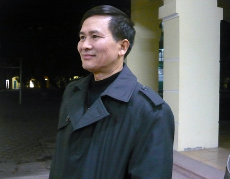 Thày hiệu trưởng Đỗ Đức Hà Thày hiệu trưởng Đỗ Đức Hà