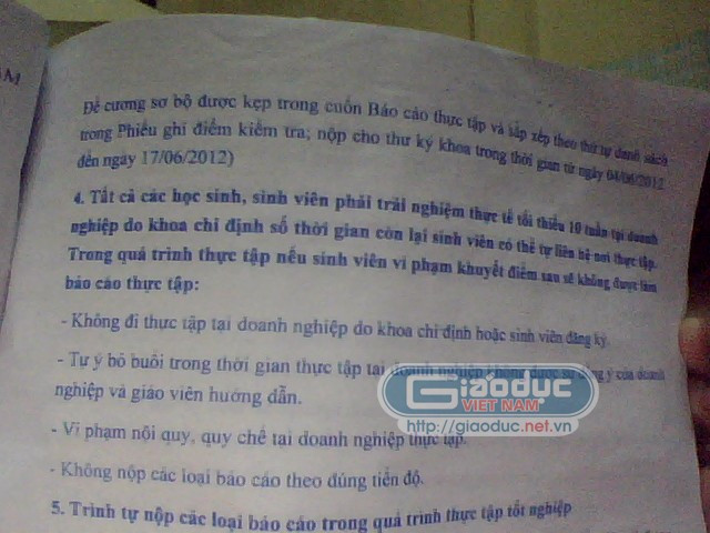 Cuốn sổ hướng dẫn trải nghiệm trường phát cho sinh viên có ghi rõ thời gian là 10 tuần Cuốn sổ hướng dẫn trải nghiệm trường phát cho sinh viên có ghi rõ thời gian là 10 tuần