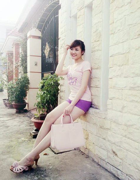 Diệp Anh sở hữu một đôi chân siêu dài Diệp Anh sở hữu một đôi chân siêu dài