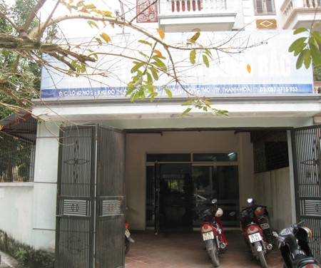 Trụ sở Công ty cổ phần Đông Bắc - nơi xảy ra vụ côn đồ gây án. Trụ sở Công ty cổ phần Đông Bắc - nơi xảy ra vụ côn đồ gây án.