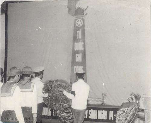Lễ tưởng niệm các anh hùng, liệt sĩ đã hy sinh ngày 14.3.1988 tại Cam Ranh (Khánh Hòa) - Ảnh: tư liệu