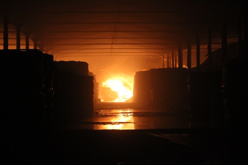 Lửa khói bao trùm KCN Sóng Thần với bán kính hơn 1km