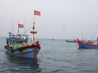 Tàu thuyền trên đảo Lý Sơn.
