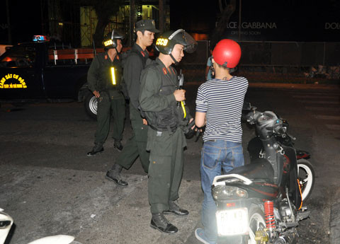 Công tác tuần tra, kiểm soát của cảnh sát cơ động được đánh giá cao. Ảnh: Quốc Thắng. Công tác tuần tra, kiểm soát của cảnh sát cơ động được đánh giá cao. Ảnh: Quốc Thắng.