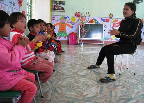 Cô Đoàn Thị Thọ, giáo viên trường mầm non xã Thạch Lâm, huyện Thạch Thành, tâm sự: “Tôi chưa bao giờ biết đến khái niệm được thưởng Tết”. Ảnh: Lê Hoàng.