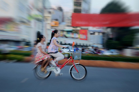 Tung tăng trên đường phố Tung tăng trên đường phố