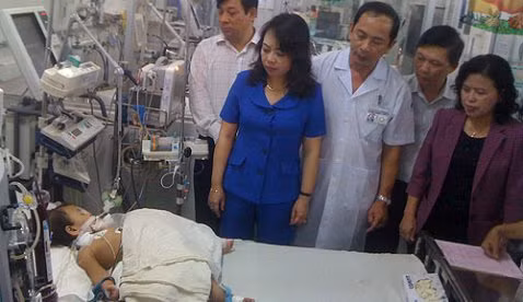 Bệnh viện quá tải: Đau đớn riêng của bà Bộ trưởng? ảnh 1