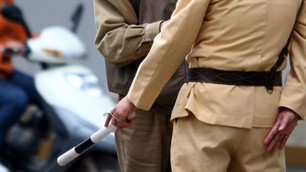 Để ngăn chặn những hành vi vụng trộm của nhân viên, trước ý tưởng của cảnh sát giao thông Tp HCM “không cho mang quá 100.000 đồng”, đã có nhiều nhà quản lý từng áp dụng, và thất bại.