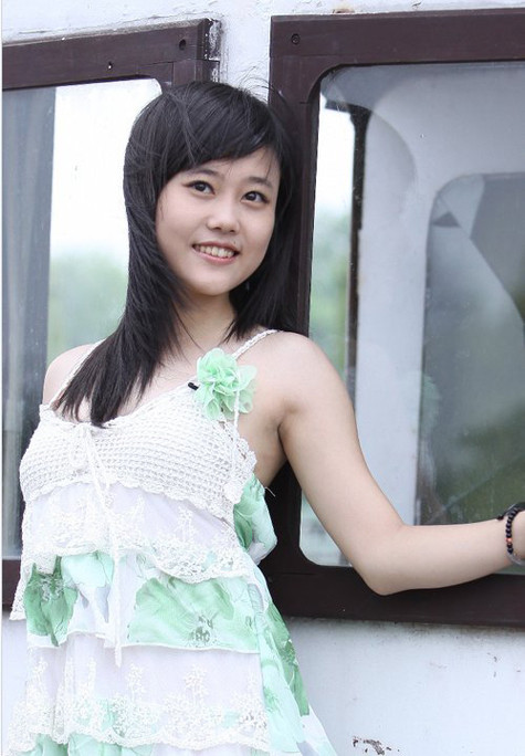 Sở thích của Linh là nghe nhạc, chơi đàn, đọc sách, dạo phố, viết lách, du lịch Sở thích của Linh là nghe nhạc, chơi đàn, đọc sách, dạo phố, viết lách, du lịch