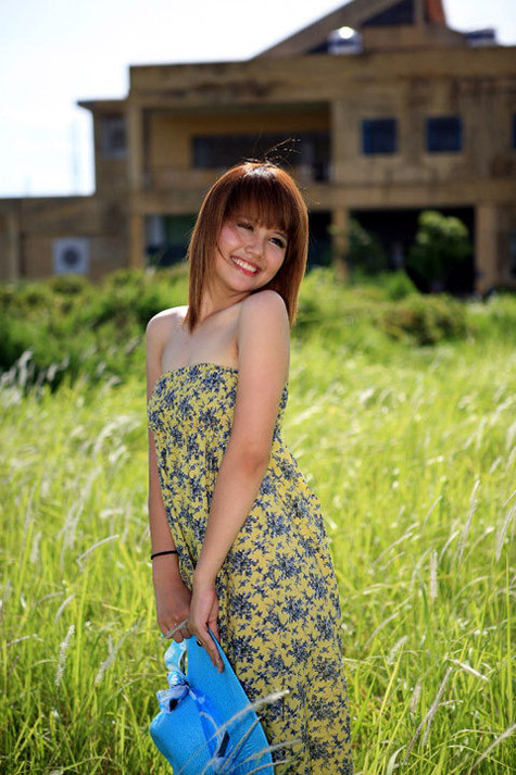 Bờ vai ơi đừng quá nghiêng nghiêng đánh rơi buổi chiều thơm ngát.