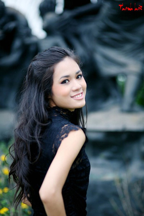 Diệu Linh nhận xét về trường của mình rằng: Dù trường còn trẻ nhưng kinh nghiệm của thày cô không hề thua kém các trường lâu năm khác. Diệu Linh nhận xét về trường của mình rằng: Dù trường còn trẻ nhưng kinh nghiệm của thày cô không hề thua kém các trường lâu năm khác.