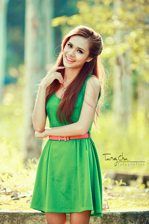 Và một nụ cười làm bừng sáng cả khuôn mặt Và một nụ cười làm bừng sáng cả khuôn mặt