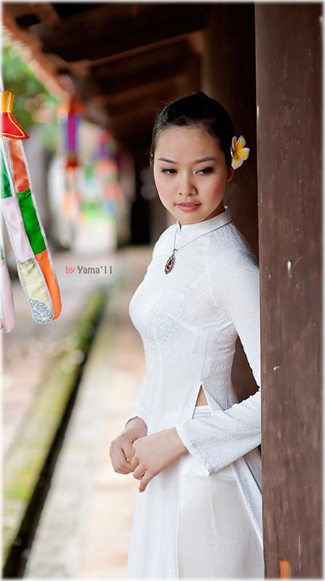 Vân Anh thường đi lễ chùa đầu xuân, năm mới để cầu bình an cho cả gia đình Vân Anh thường đi lễ chùa đầu xuân, năm mới để cầu bình an cho cả gia đình