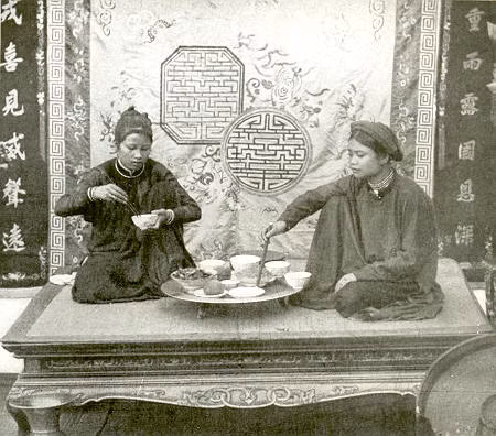 Một bữa ăn của người giàu An Nam.