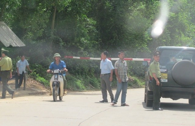 Lực lượng kiểm lâm được tăng cường chốt chặn, sau thông tin 1/3 gỗ sưa của 3 cây sưa cổ thụ thoát ra khỏi rừng ở VQG Phong Nha - Kẻ Bàng (Ảnh: VietNamNet)