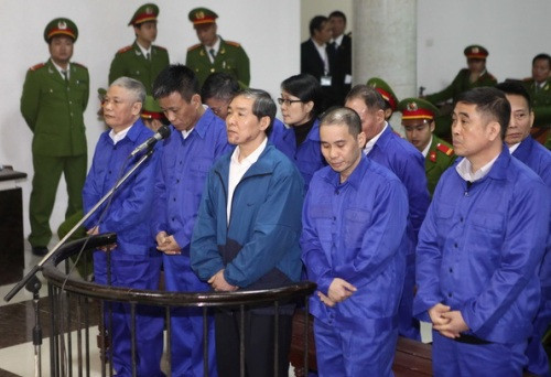 Các bị cáo tại phiên tòa. Ảnh: Người Lao Động Các bị cáo tại phiên tòa. Ảnh: Người Lao Động