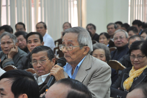 Các cử tri thắc mắc vì sao tội phạm tham nhũng chậm bị xử lý