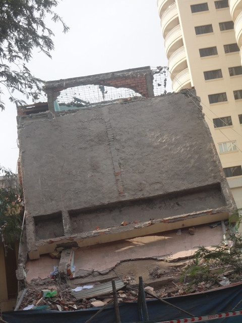 Các khối bê tông được dỡ bỏ Các khối bê tông được dỡ bỏ