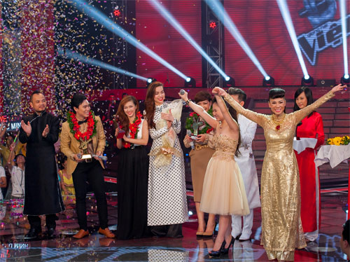 Niềm vui của các thí sinh và HLV đêm chung kết Niềm vui của các thí sinh và HLV đêm chung kết