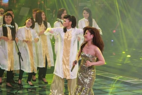 Với ca khúc thứ 2: Queen of the night, Hương Tràm vô cùng mới mẻ. Với ca khúc thứ 2: Queen of the night, Hương Tràm vô cùng mới mẻ.