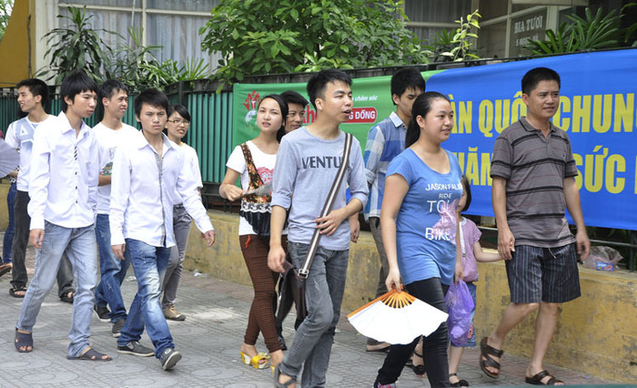 Niềm vui thể hiện rõ trên khuân mặt của mỗi người dù trời có nắng nóng.